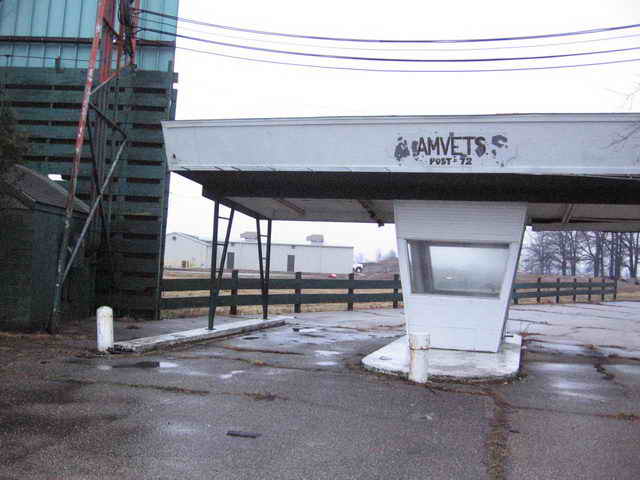 Piqua 36 Drive-In - 2006 Photo (newer photo)
